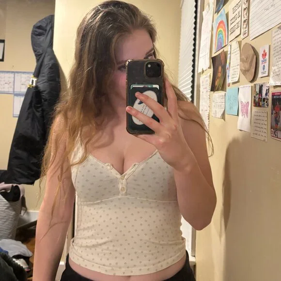 Brandy Melville Tank Top - Picture 3 of 3